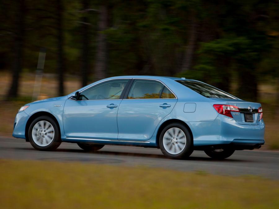  Toyota Camry Hybrid 2011 года  (US) (фото 12 из 24)